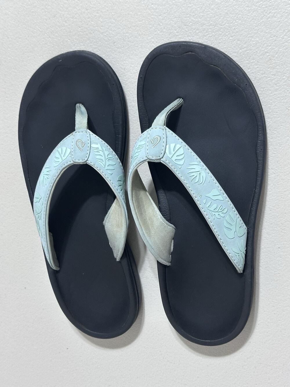 OluKai Ohana Turquoise Palm Leaves Sandals Flip Flops Women's SZ 7 Summer Beach